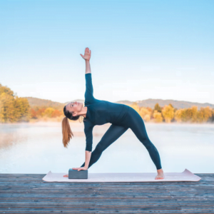 اوتیتا پارشواکوناسانا (Utthita Parsvakonasana)
